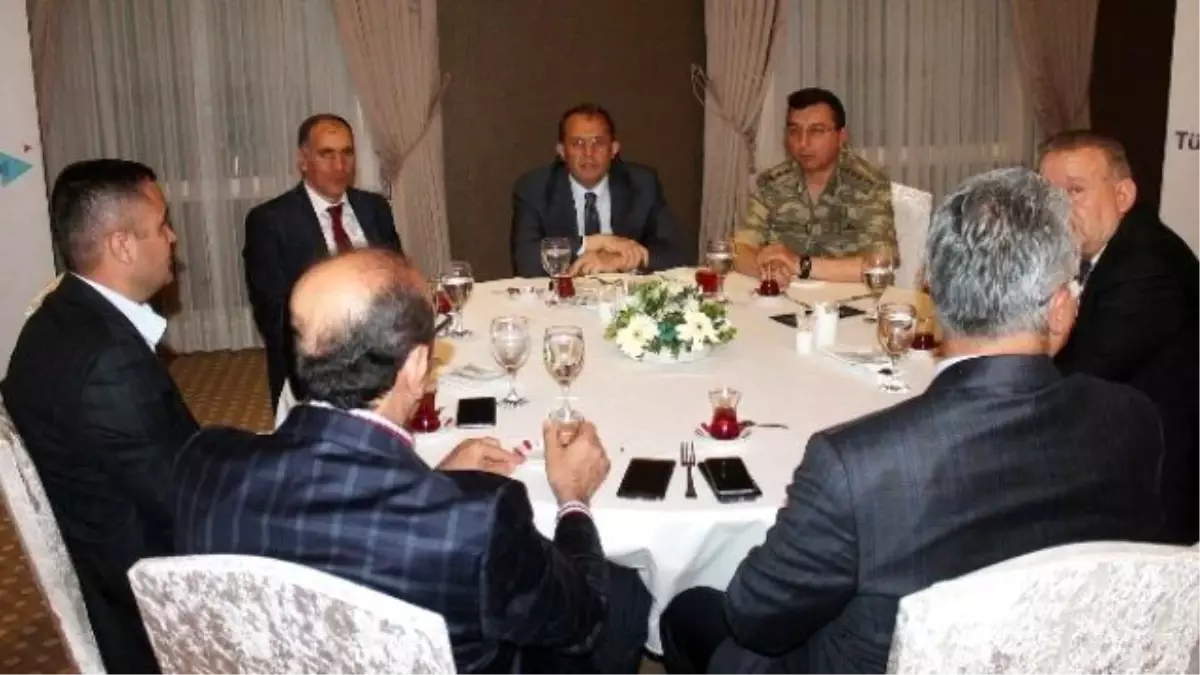 Türk Telekom\'dan Kurum Amirlerine İftar Yemeği