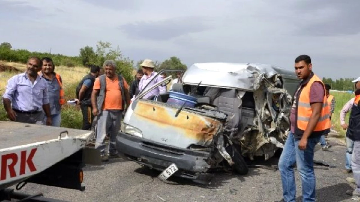 Uşak\'ta Trafik Kazasında 1 Kişi Hayatını Kaybetti