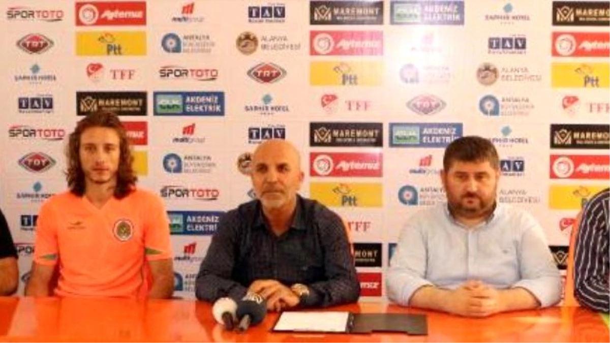 Alanyaspor Taha Yalçıner ile Sözleşme İmzaladı