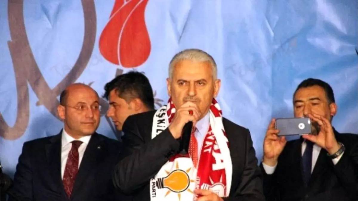 Başbakan Binali Yıldırım: "Yolları Böleriz Ama Türkiye\'yi Asla Böldürmeyiz"