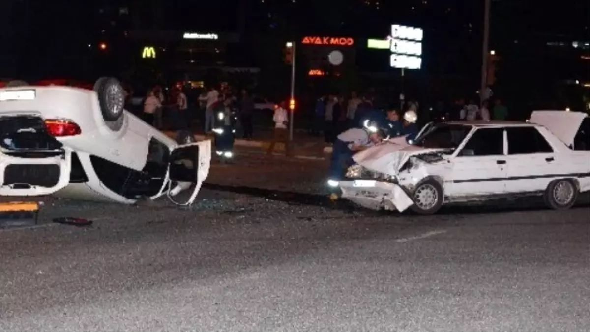 Elazığ\'da Trafik Kazası: 4 Yaralı