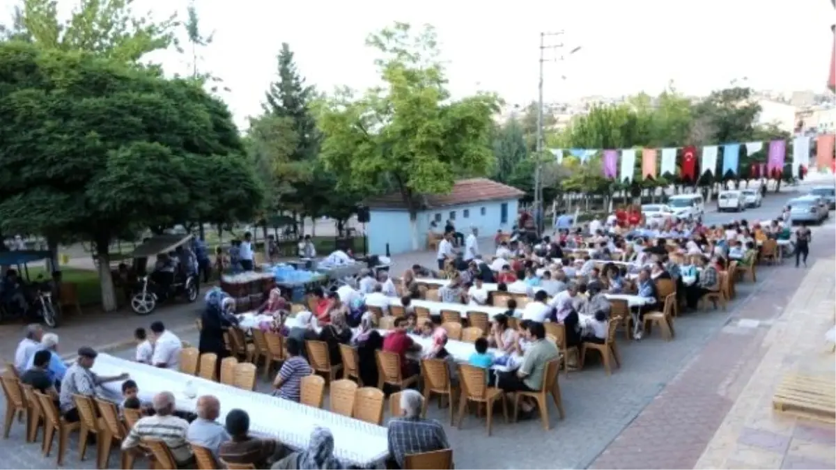 Gaziantep Büyükşehir\'den Mahalle İftarları