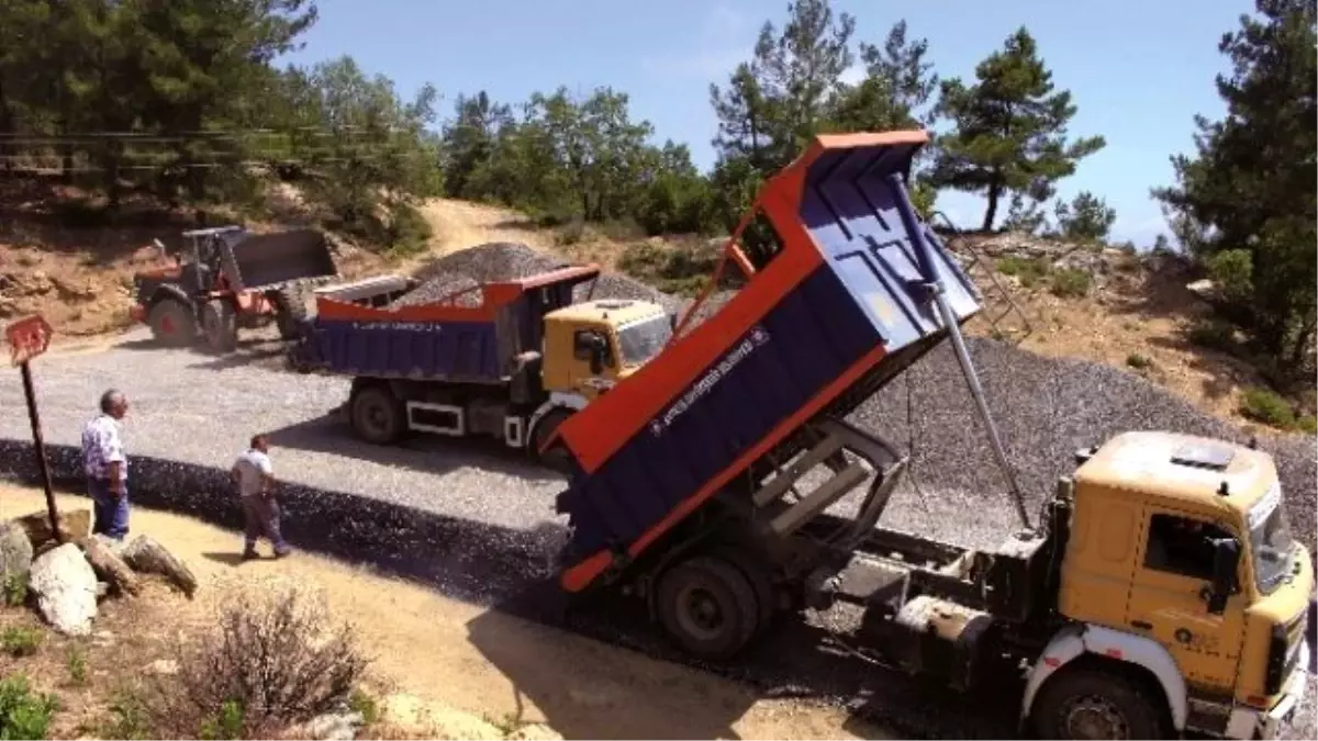 Gazipaşa İnal Yolu Asfaltlanıyor