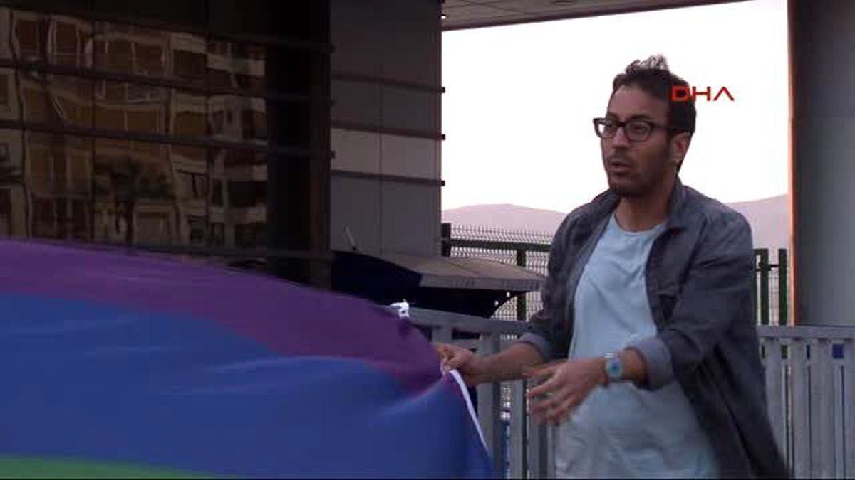 Orlando Saldırısına İzmir'den Protesto