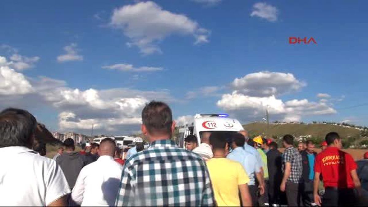 Kırıkkale\'de Kaza 3?ü Ağır, 20 Yaralı
