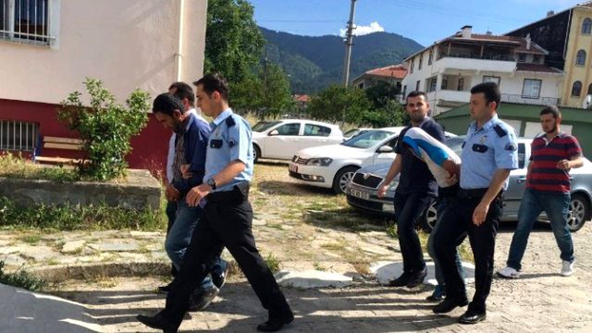 Soyguncuların Altın Dolu Çuvalla Kaçma Anı Kameraya Yansıdı