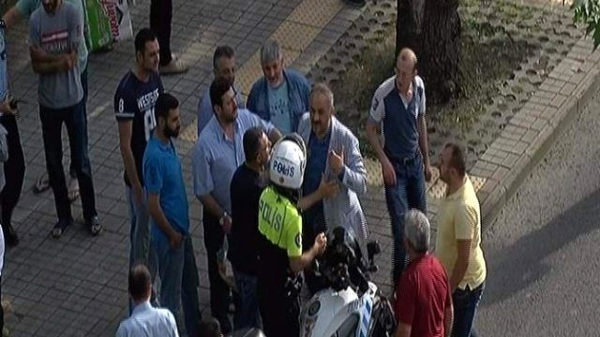 Trafik Polisinin Tutumu Of Eski Belediye Başkanını Çileden Çıkardı