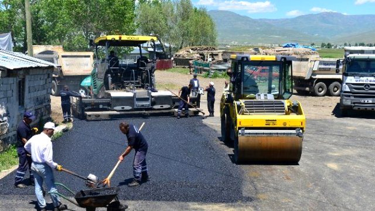 Yakutiye, Köy/mahalleleri Asfaltla Buluşturuyor