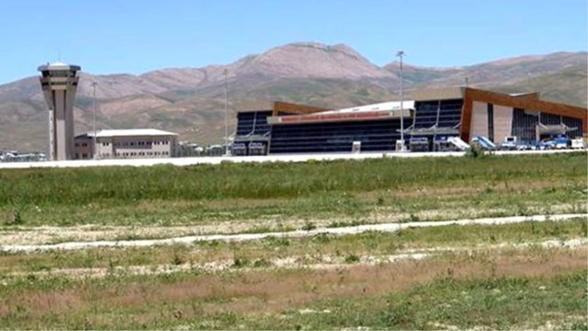 Aylardır Kapalı Olan Yüksekova Selahattin Eyyubi Havalimanı Açılmayı Bekliyor