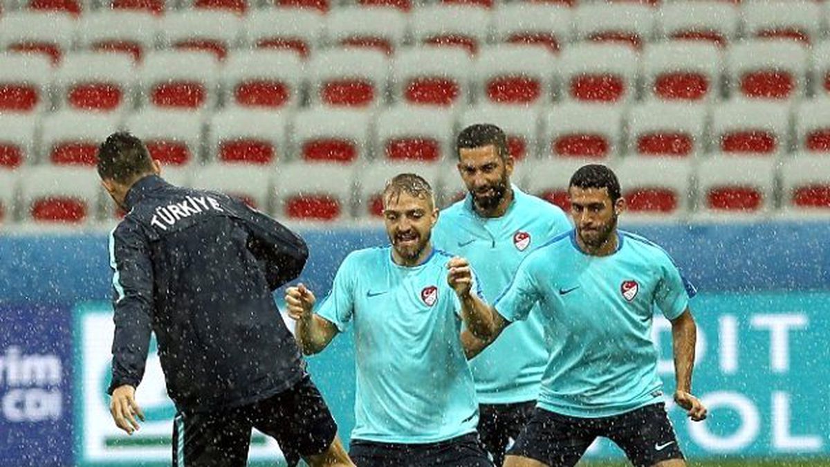 A Milli Takım, İspanya Maçı Hazırlıklarını Tamamladı