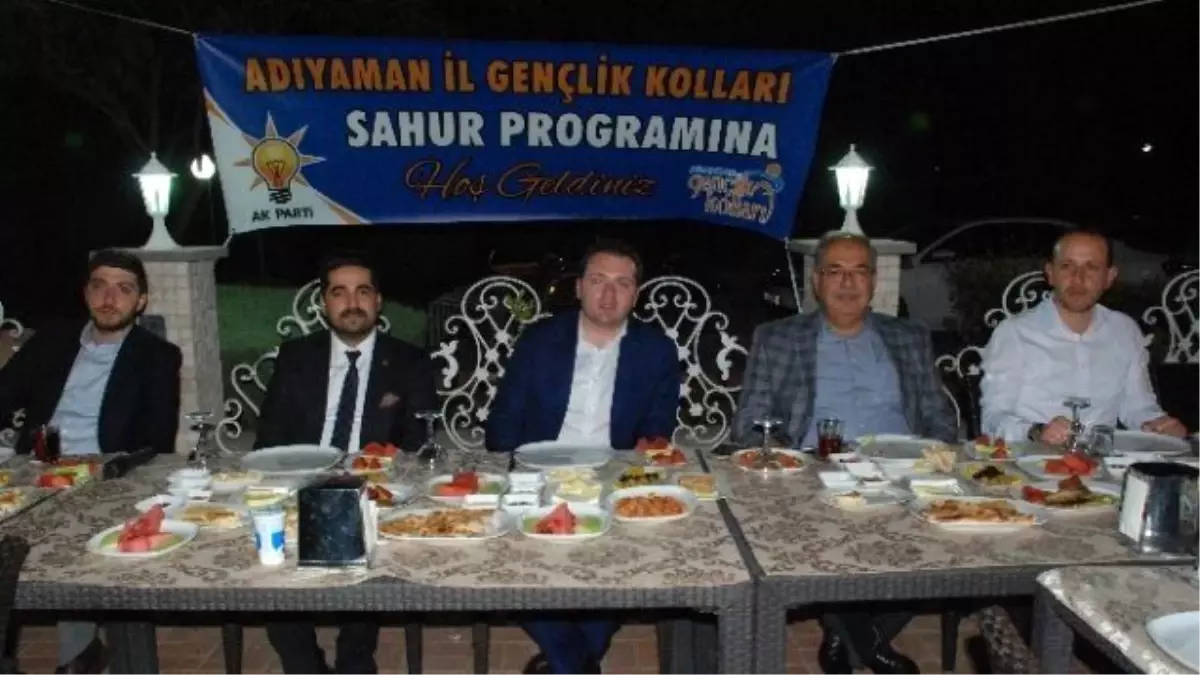 AK Parti Gençliği Sahurda Buluştu