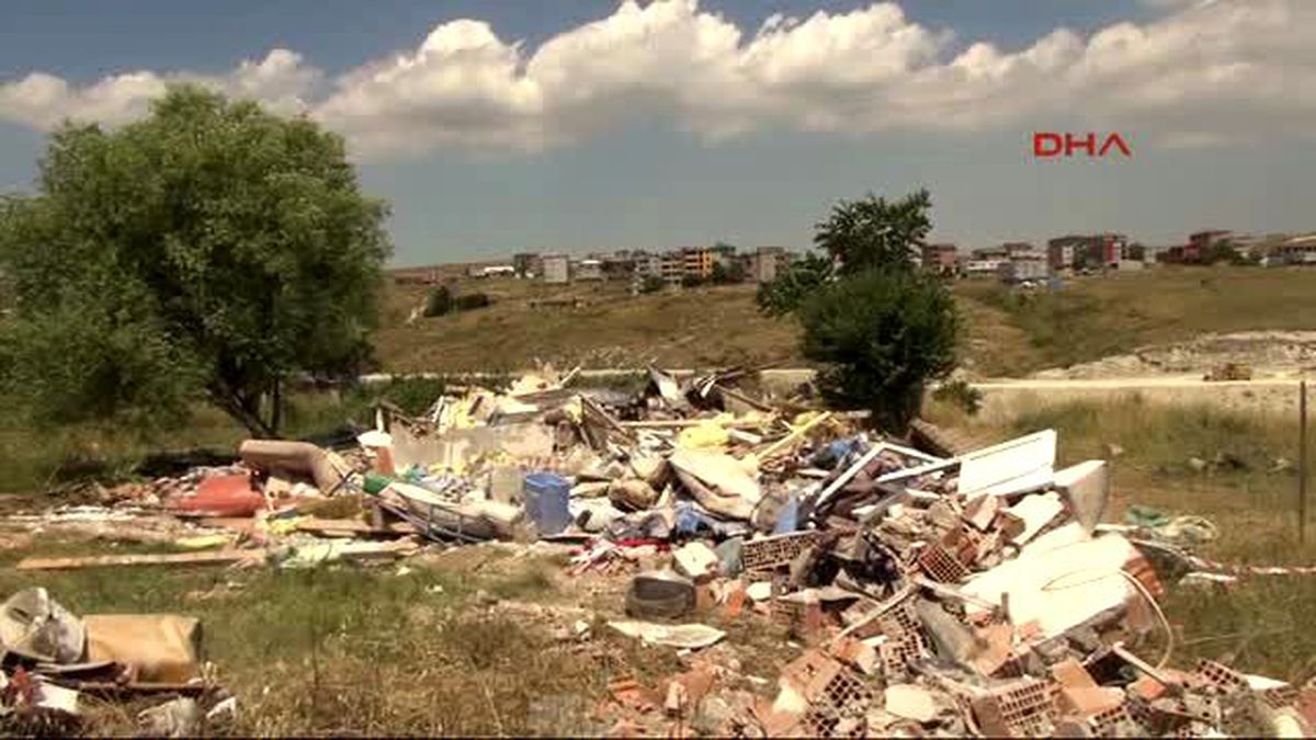 Arnavutköy\'deki Çatışmanın Yaşandığı Gecekondu Yıkıldı