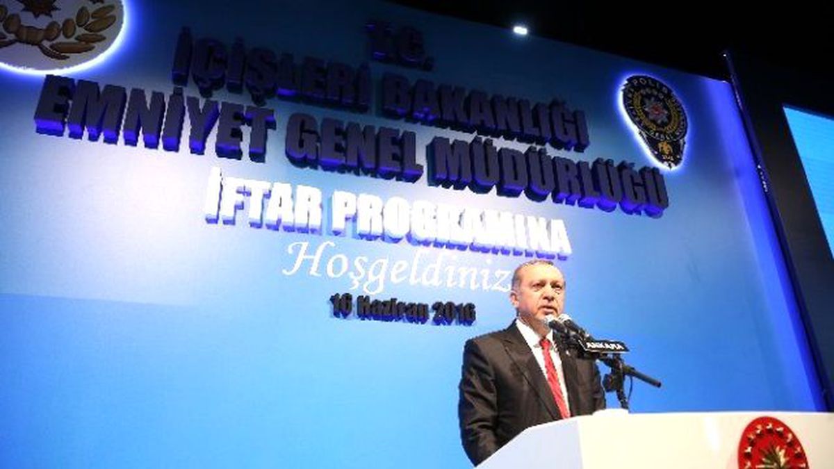 Cumhurbaşkanı Erdoğan Emniyet Mensuplarıyla İftarda Buluştu