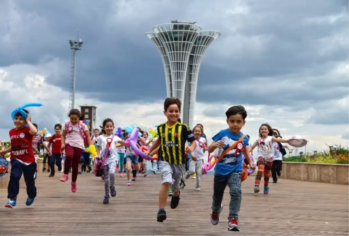 Expo 2016\'dan Öğrencilere Karne Hediyesi