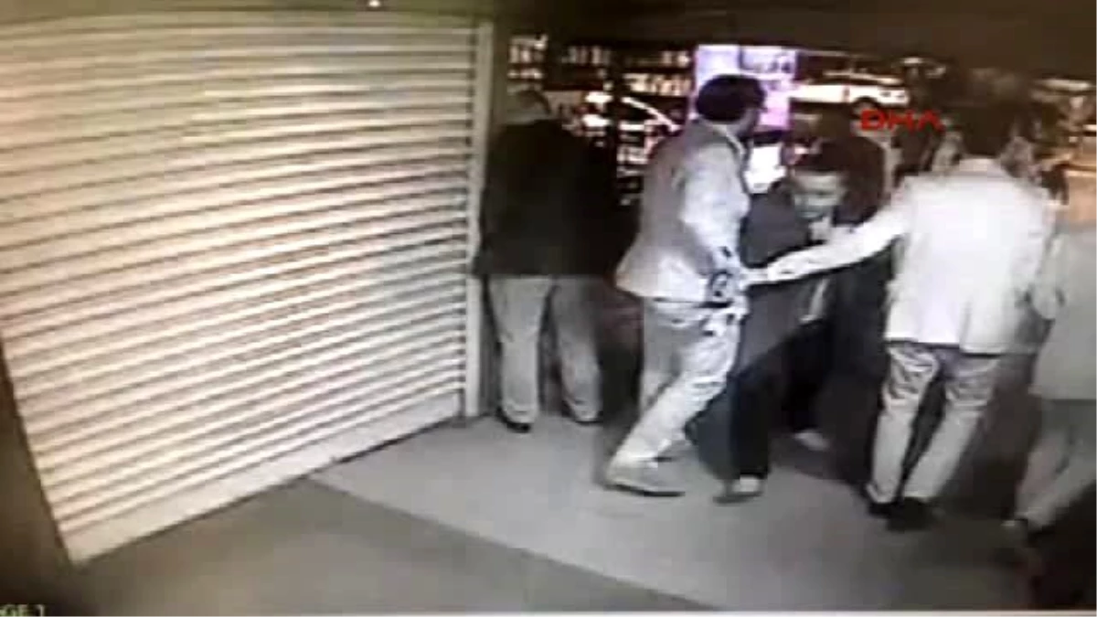 Gece Kulübü Önünde 1 Kişinin Öldüğü Silahlı Kavga Güvenlik Kamerasında