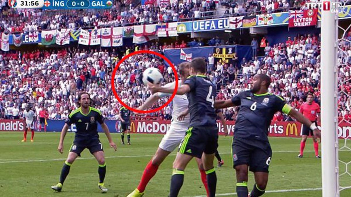 İngiltere - Galler Maçında Hakem Skandal Bir Karara İmza Attı