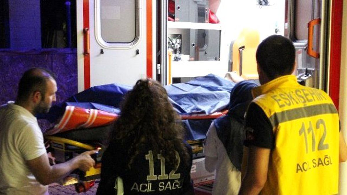 Kendine Damar Yolu Açarak Vücudundaki Kanı Boşaltmak İstedi