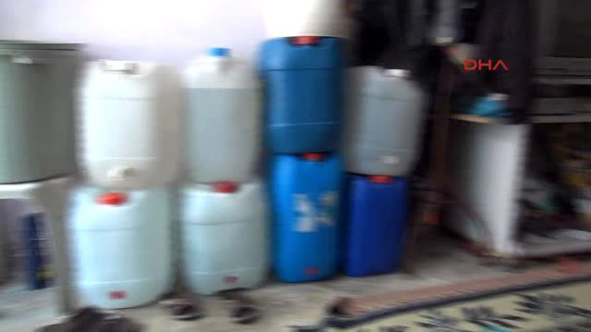 Mersin 6 Kişilik Aile, Tuvaleti ve Banyosu Olmayan Depoda Yaşıyor
