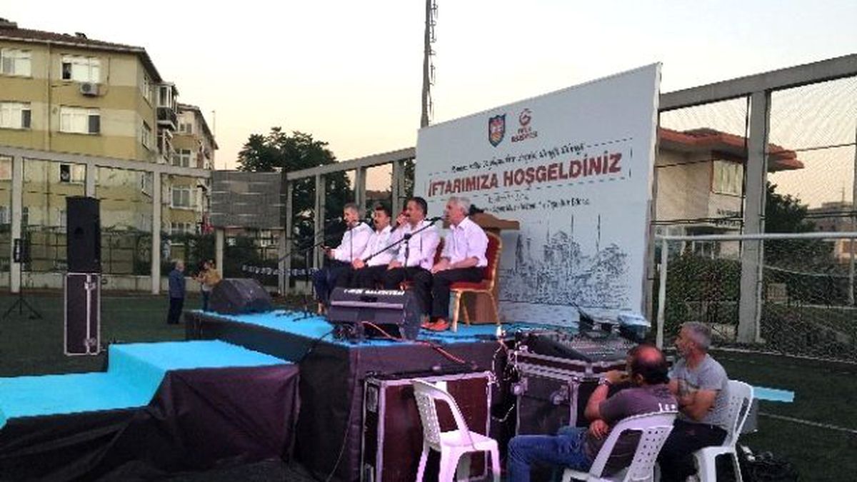 Minibüsçüler İftar Sofrasında Bir Araya Geldi