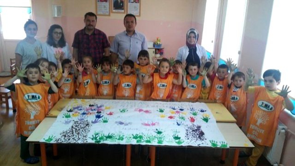 Neşeli Ayaklar Sınıfından Rengarenk Yıl Sonu