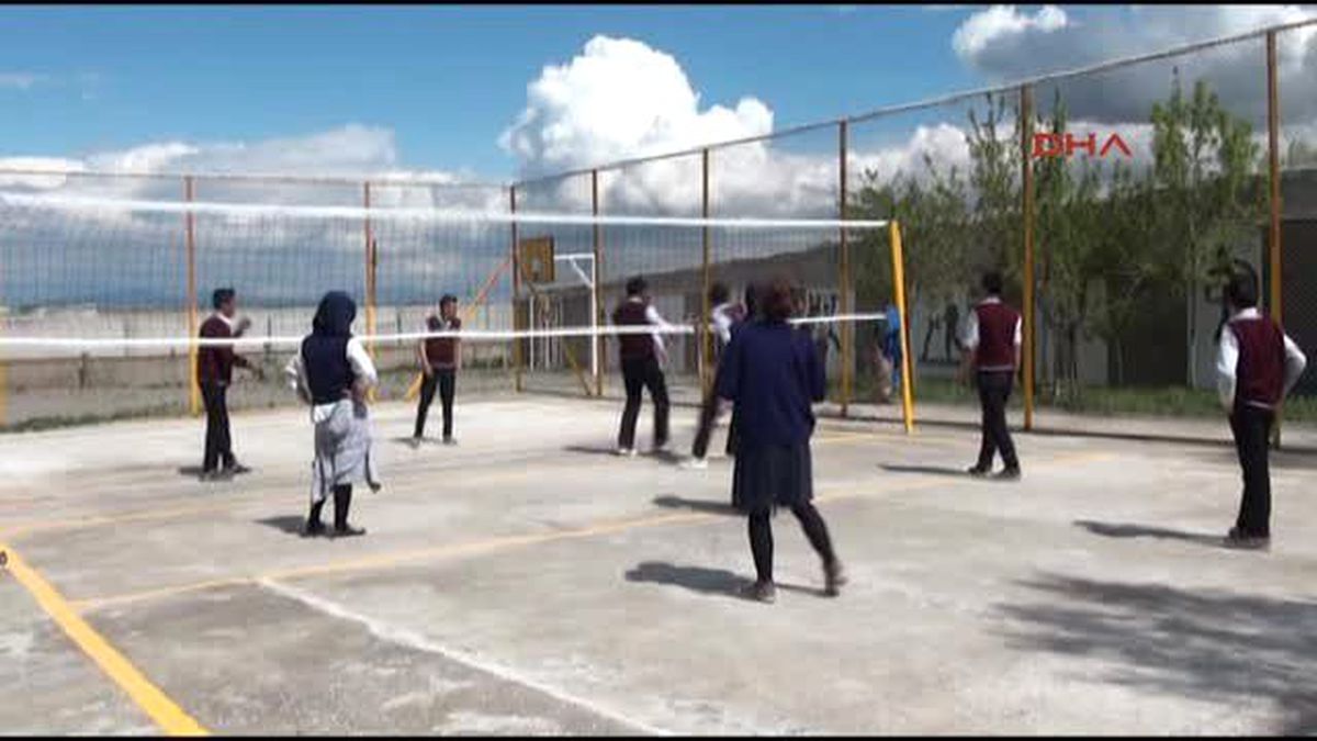 Öğretmen ve Öğrenciler, Okullarını Yeniledi