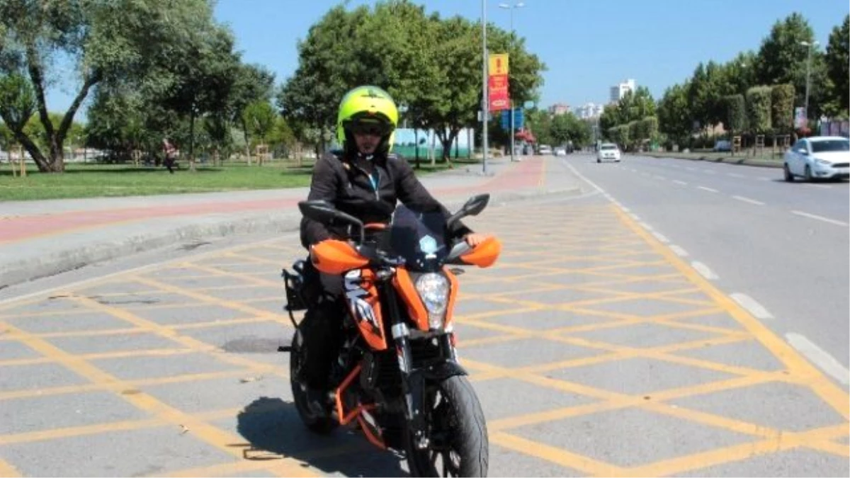Kadına Şiddete Dikkat Çekmek İçin Motosikletiyle Kutuplara Gidiyor