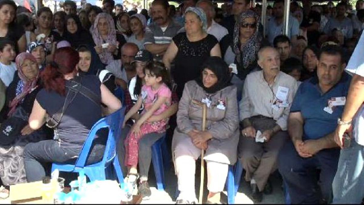 Şehit Polis Son Yolculuğuna Uğurlanıyor (1)