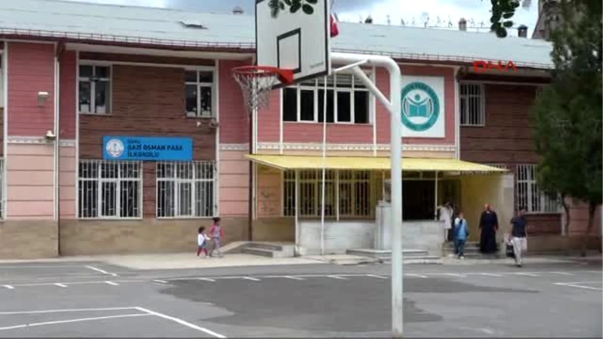 Sivas\'ta Ramazanla Birlikte Okullar Boş Kaldı