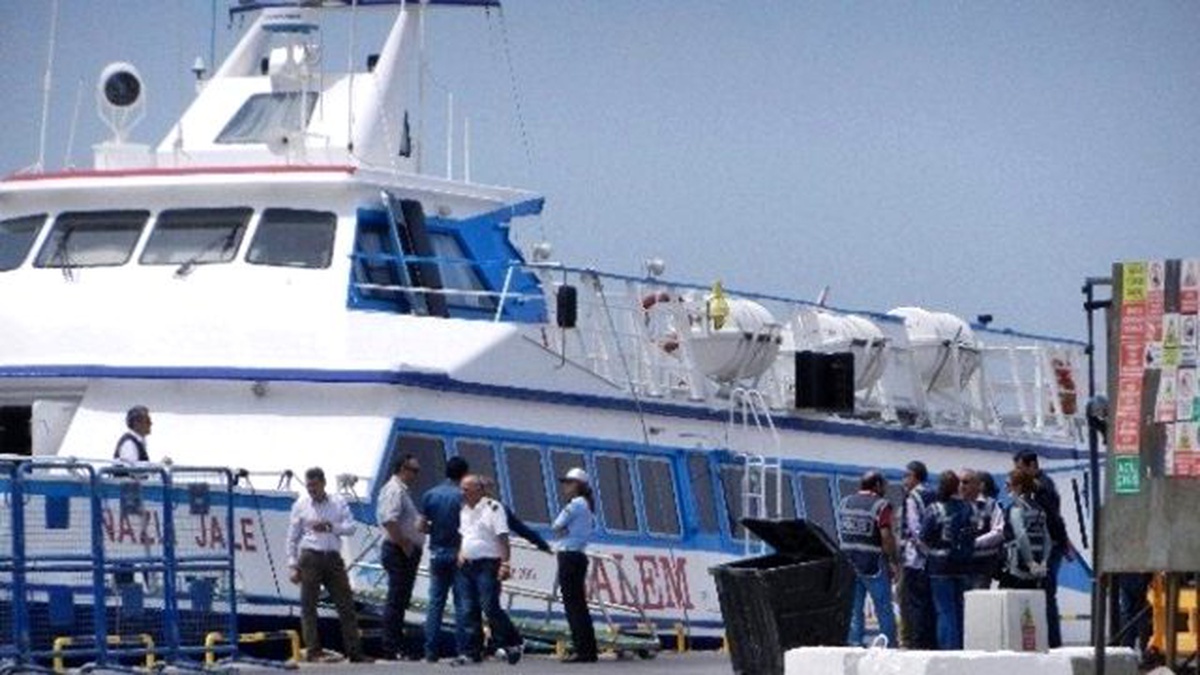 Yunanistan\'dan Yeni Göçmen Kafilesi İzmir\'de