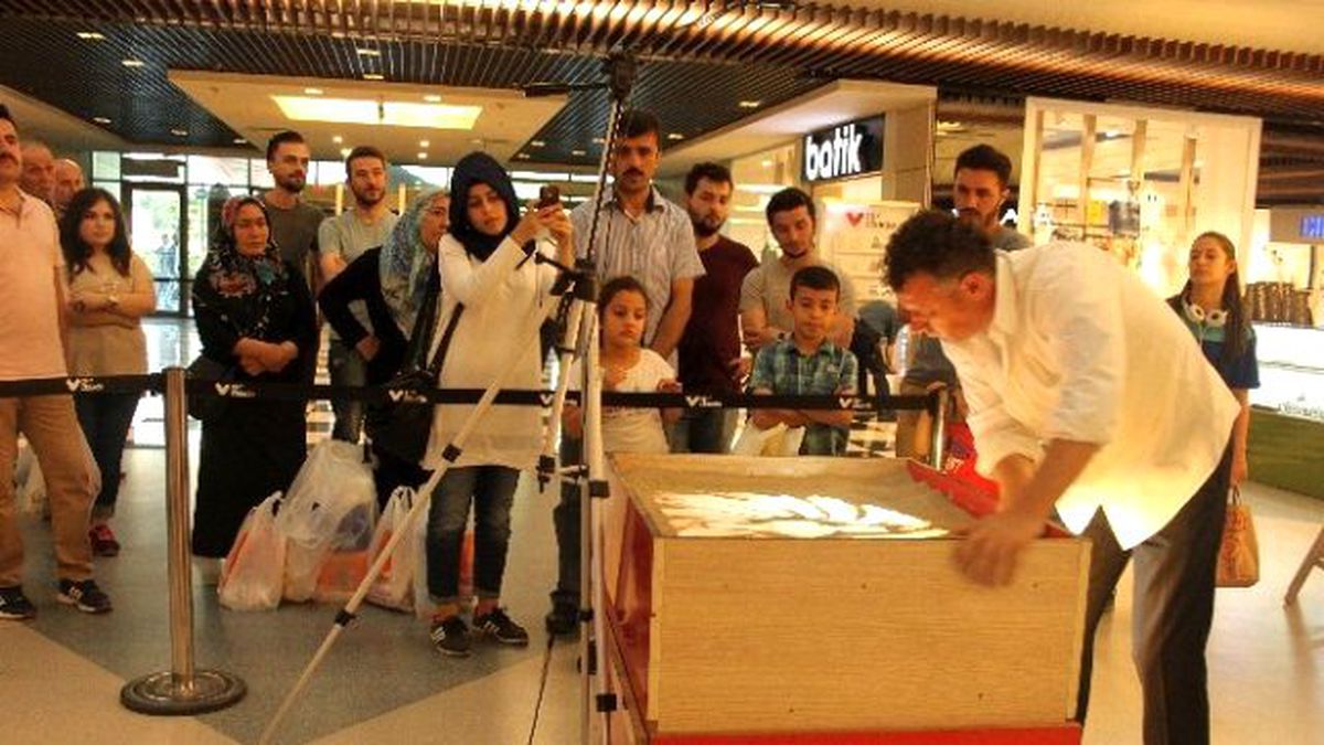 67 Burda Alışveriş Merkezi\'nde Kum Sanatı Gösterisi Yapıldı