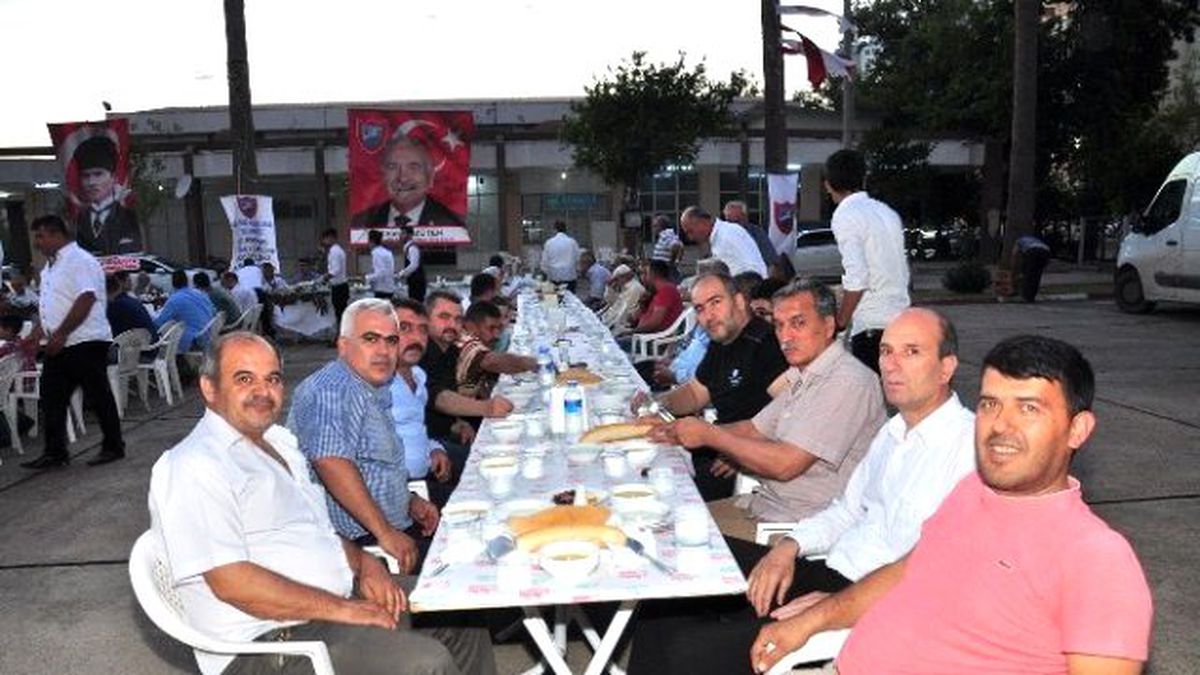 Aesob Kozan\'da İftar Sofrası Kurdu