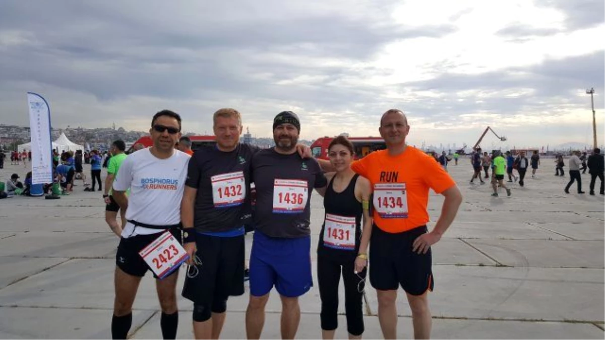 Aktif Bank Vodafone İstanbul Yarı Maratonu\'nda İlk Üçe Girdi