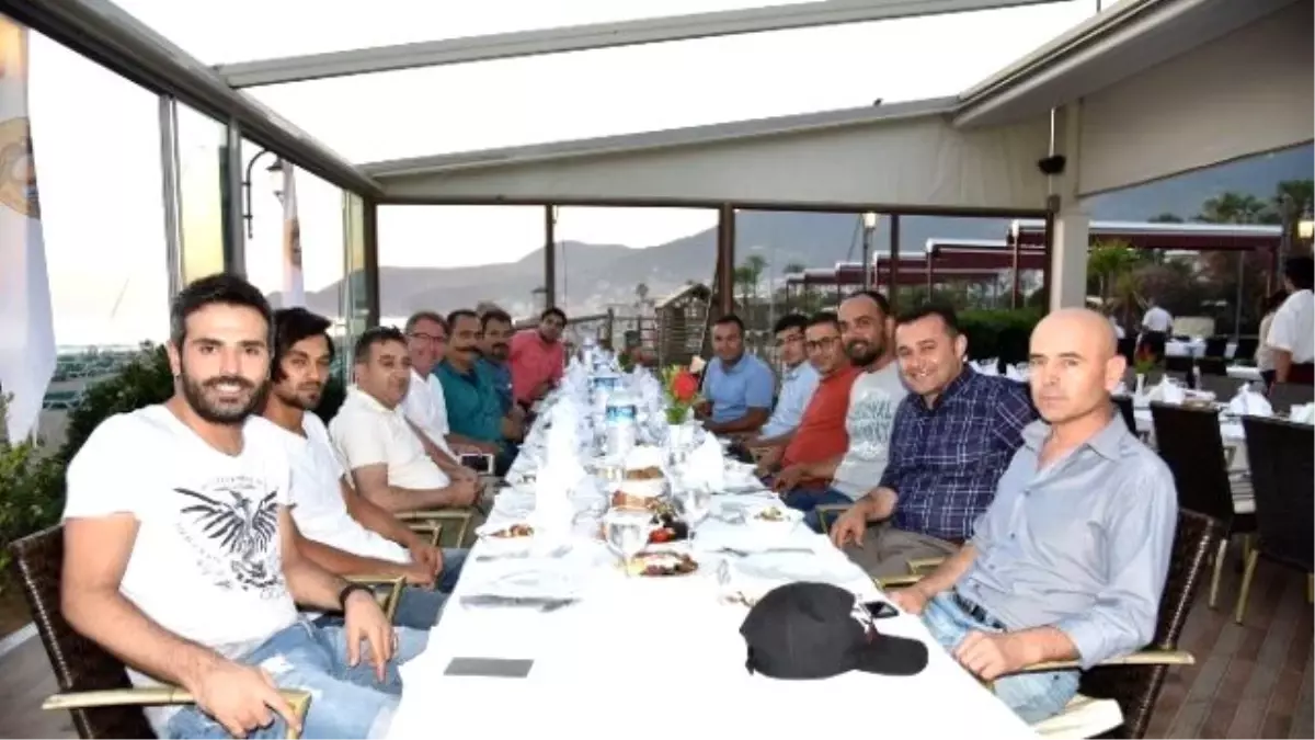 Başkan Yücel\'den Gazetecilere İftar