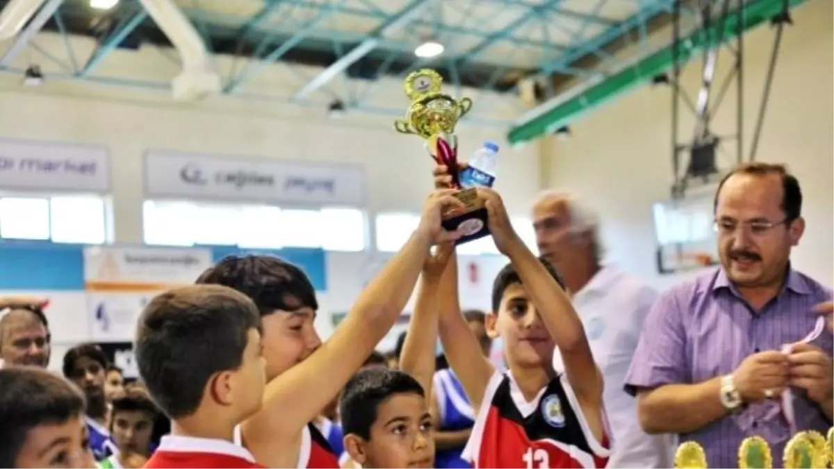 Bodrumlu Öğrenciler Basketbol Şenliğinde Buluştu