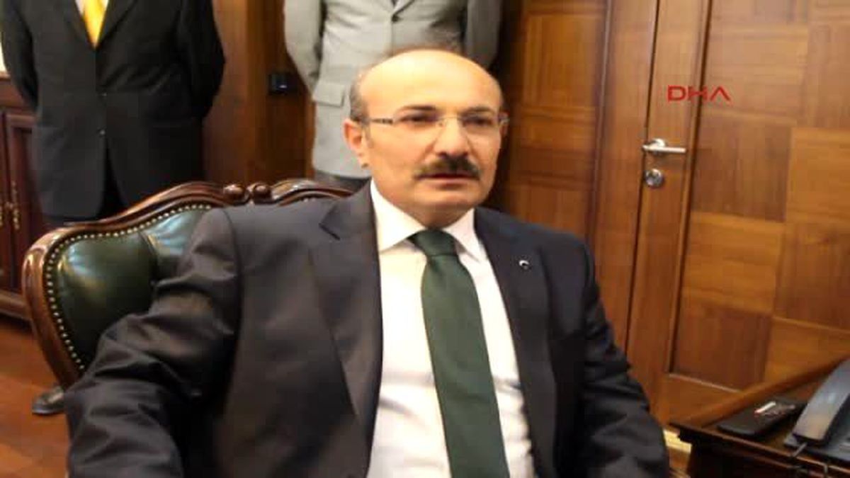 Burdur Vali Kürklü\'ye Gözyaşlı Veda