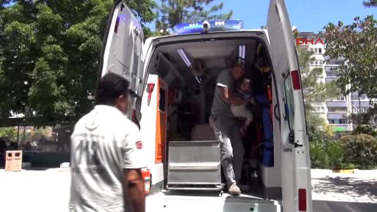 Eskişehir 4 Yaşındaki Suriyeli Kızı Tarlada Yılan Soktu