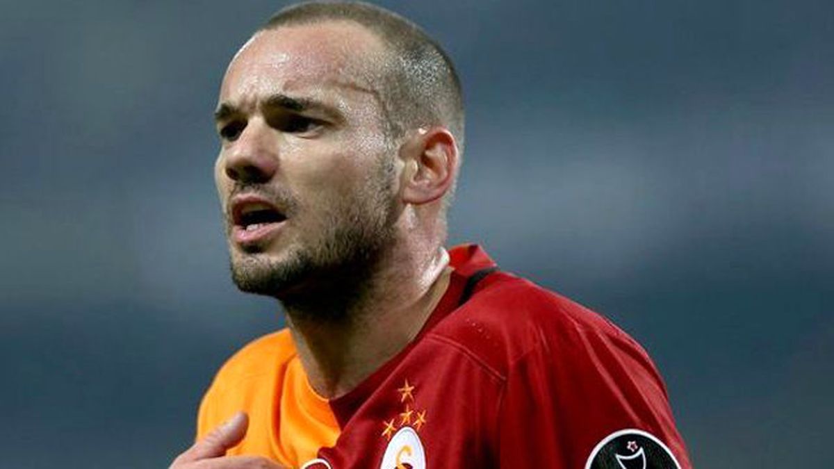Galatasaray, Sneijder'e Sözleşme Resti Çekmeyi Planlıyor