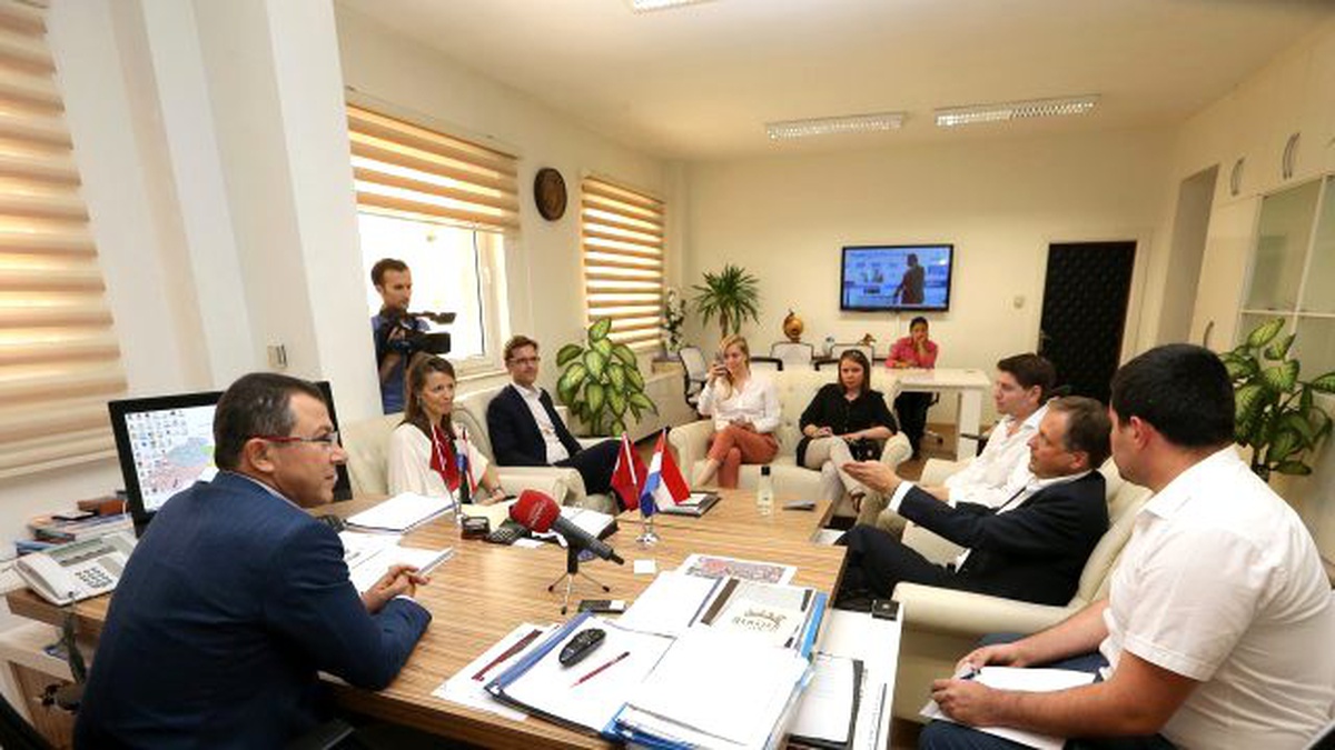 Hollandalı Senatörlerden Büyükşehir\'e Ziyaret