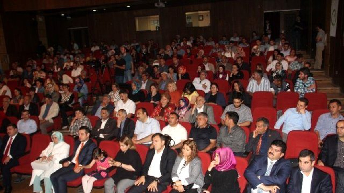 Iğdır\'da "Yeni Anayasa Yeni Türkiye" Konferansı