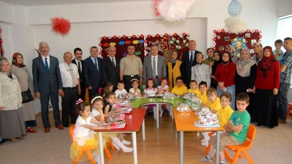 İlk Karneler Vali ve Belediye Başkanından