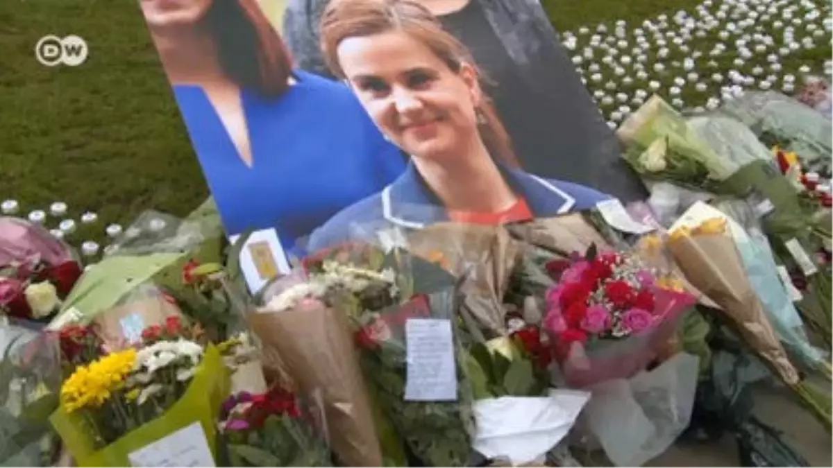 İngiltere Jo Cox\'un Yasını Tutuyor