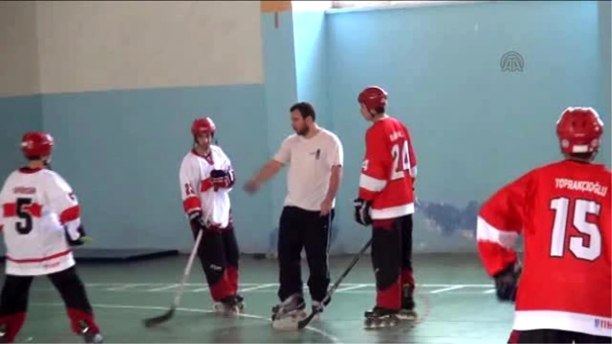 Inline Hokey Milli Takımı Gösteri Maçı Yaptı