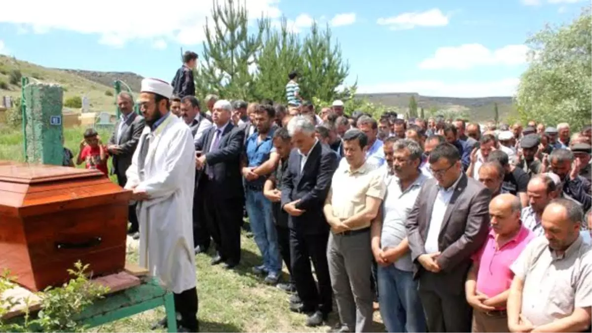 Kayseri'de İmam 'Komünist' Diyerek Cenaze Namazını Kıldırmadı