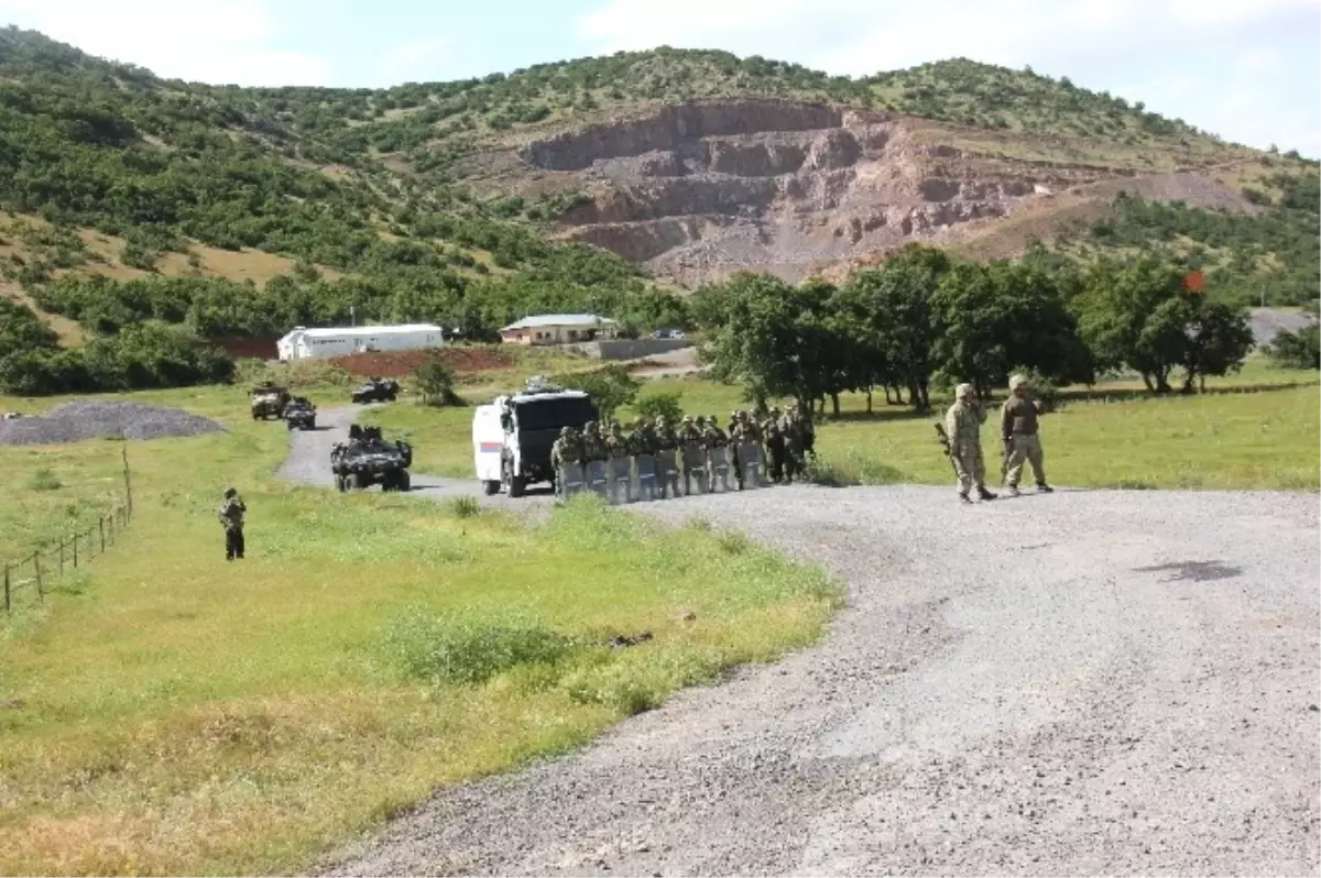 Köylülerden \'Taş Ocağı\' Protestosu