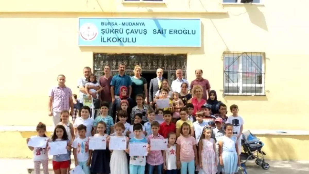 Mudanyalı Minikler Karnelerini Kaymakamdan Aldı