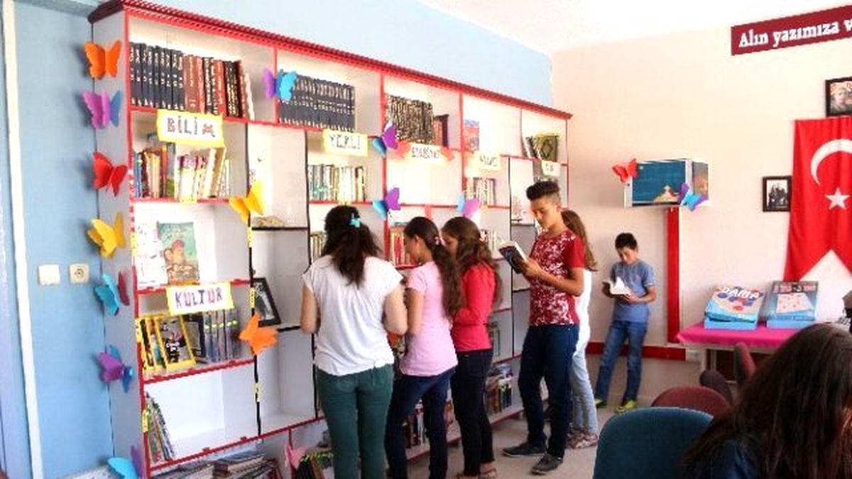 Okula Şehit Adına Kütüphane Açıldı