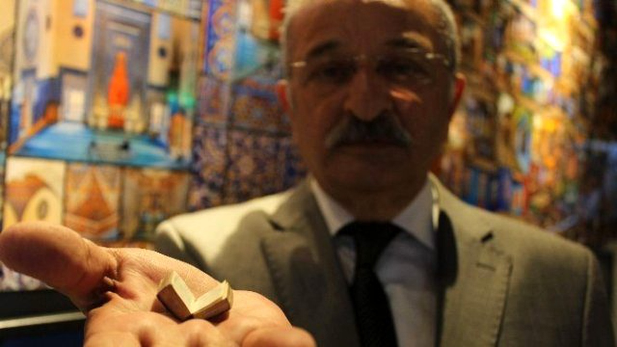 Bu Kuran-ı Kerim Büyüteçle Okunuyor