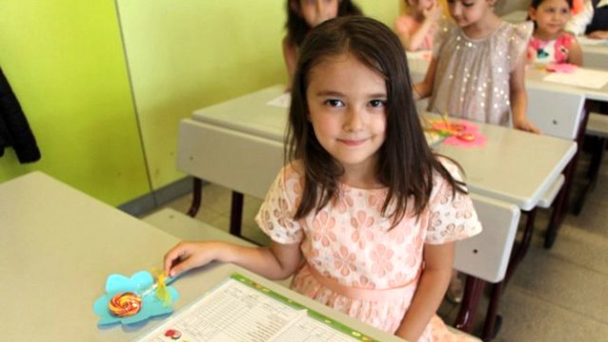 Karne Törenine Öğretmenin Gözyaşları Damga Vurdu