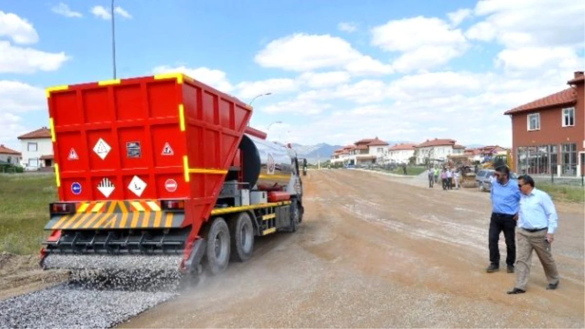 Seydişehir Belediyesi Filosunu Asfalt Dökme Aracıyla Güçlendirdi