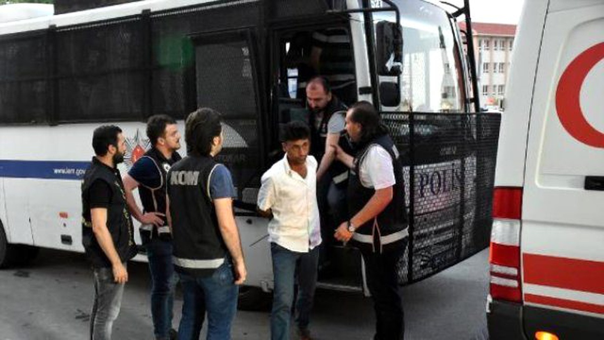 Sigara Kaçakçılığı Şüphelileri Adliyeye Sevk Edildi